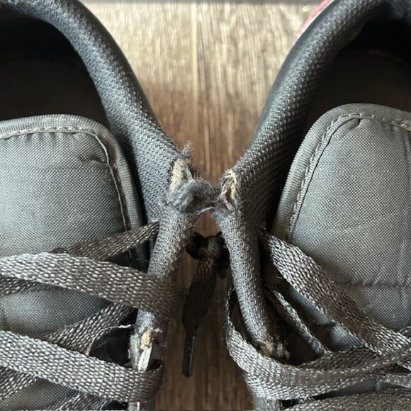 Nike Air Jordan 1 Low Red White Black Toe 553560-161 Unisex Size 7Y Nice clean - Picture 6 of 9